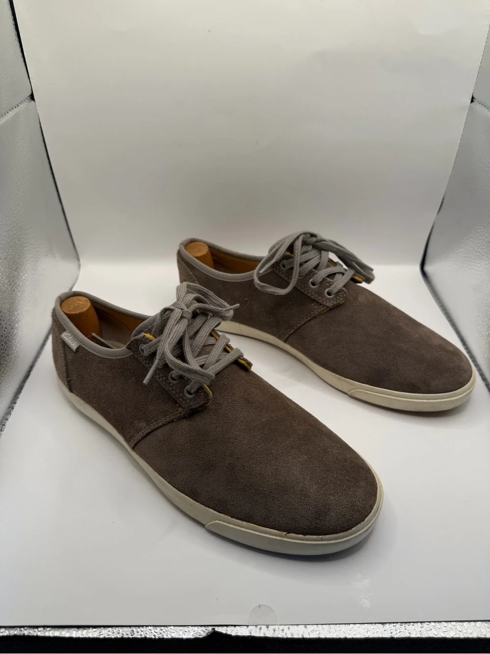 Clarks Men’s Suede Lace Up Casual Sneakers Gray Taupe Size 8M